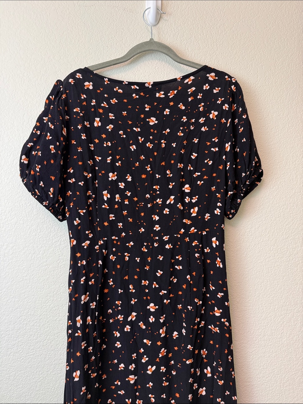 Sanctuary Black Floral Puff-Sleeve Midi Dress Size 8 - Picture 5 of 11